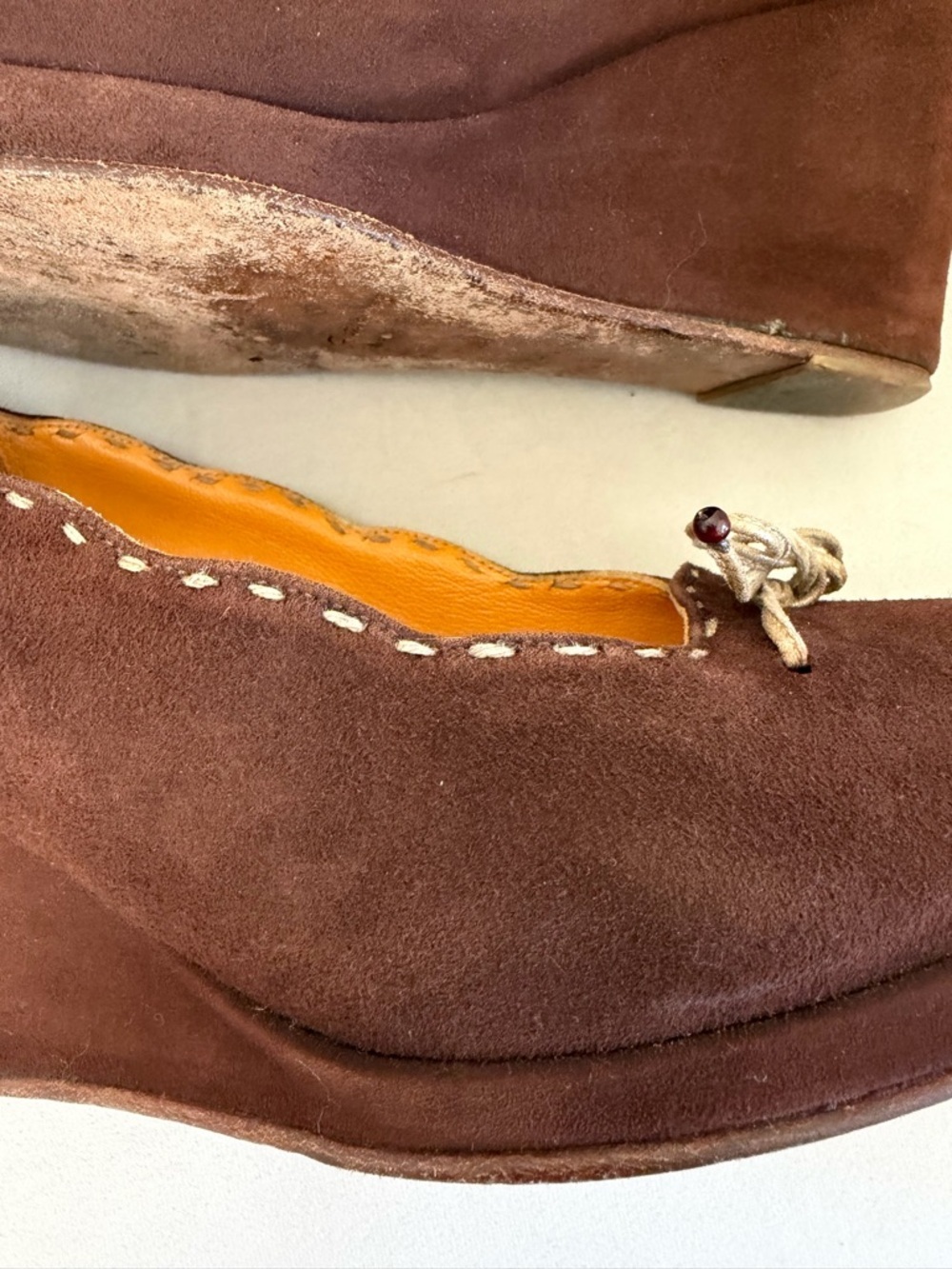 Henry Cuir Barneys New York Brown Suede Wedges Slip On Shoes Bow-Detail Vtg Y2K8 - Picture 9 of 10
